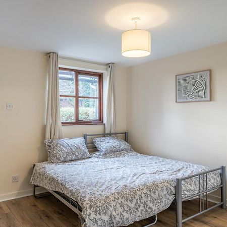 Modern Studio Flat In Wellington, Telford Веллингтон Экстерьер фото